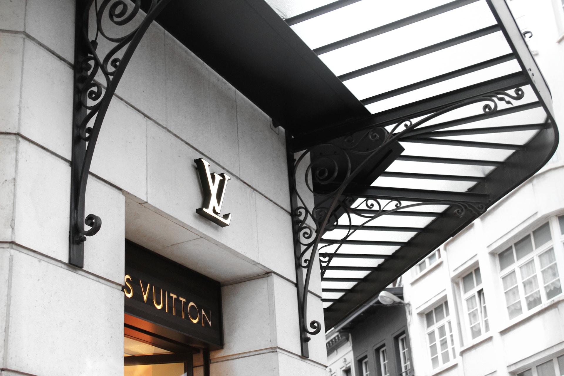 How Louis Vuitton involve young talents to build careers in future store  leadership?