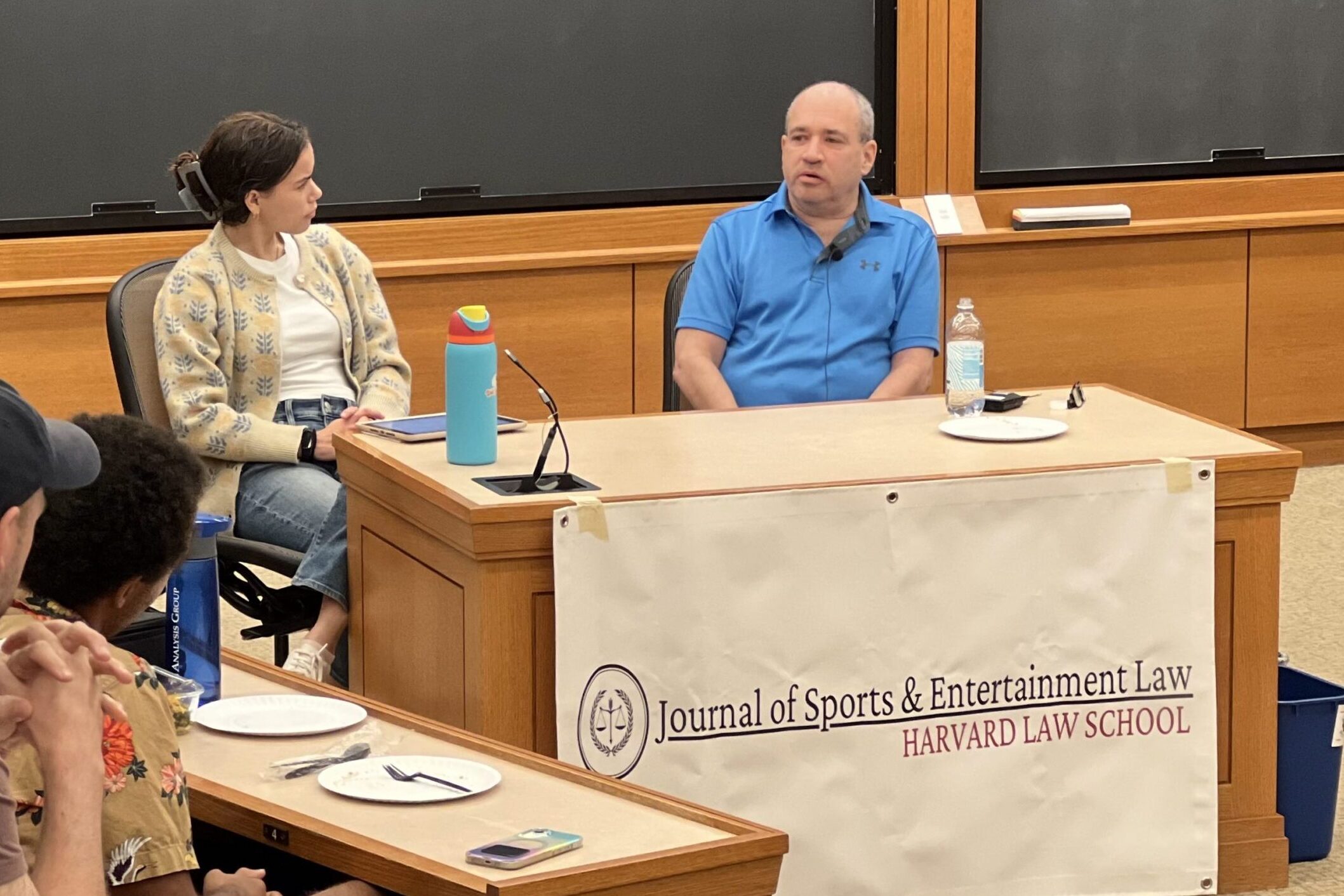 Tapping Into the Entertainment Industry: Attorney and Journalist Jonathan Handel Speaks to HLS Students